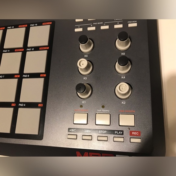 AKAI PROFESSIONAL MPD26 USB/MIDI Pad Control Mixer Music Beats Hiphop Edm Trance - Picture 6 of 15